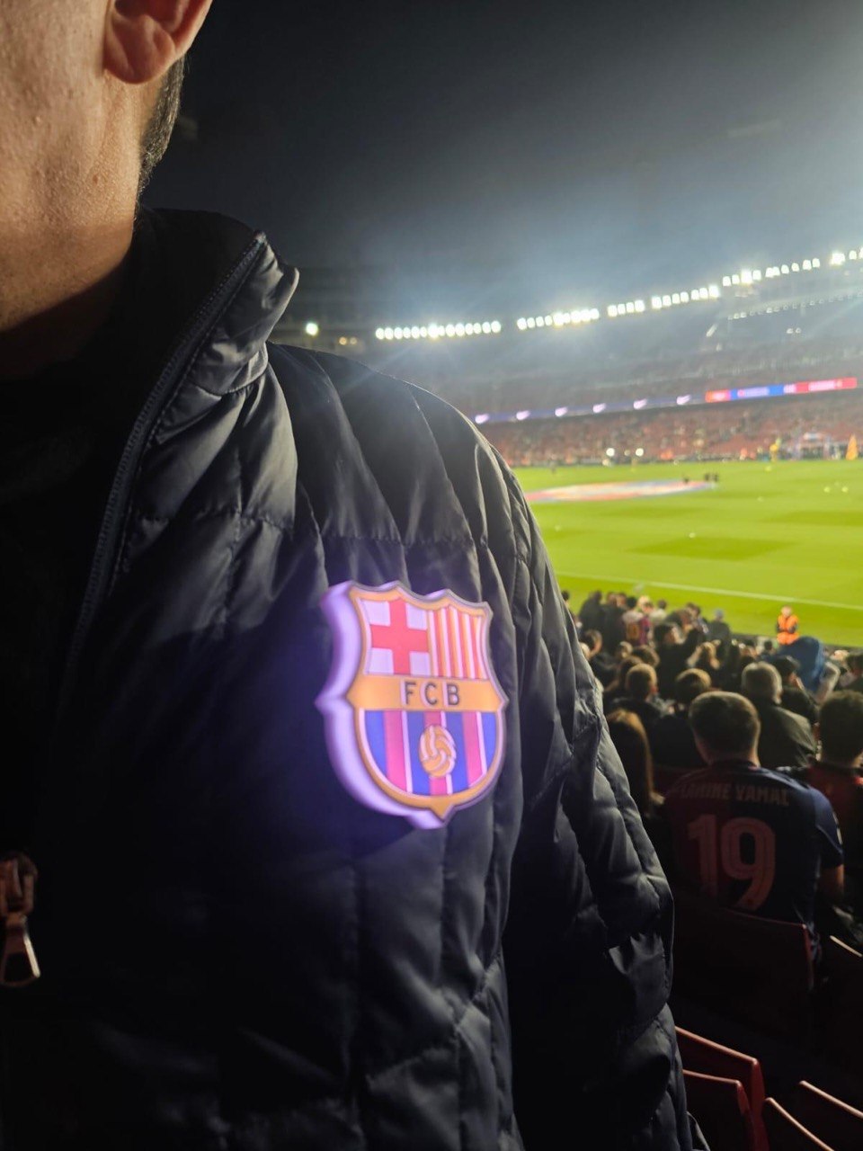 FC Barcelona Wearable LED Crest – Rechargeable Battery, 3 Lighting Modes