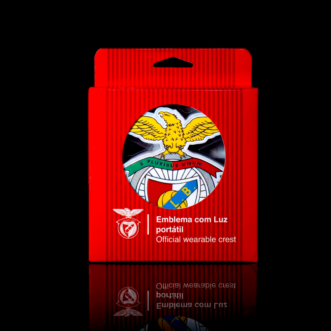 SL Benfica Wearable LED Crest – Rechargeable Battery, 3 Lighting Modes