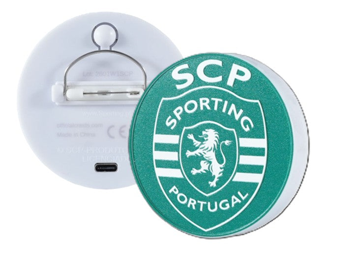 Escudo Iluminado Sporting CP | Pin Oficial con LED, Batería Recargable USB-C, 3 Modos de Luz para Camiseta, Mochila o Bufanda