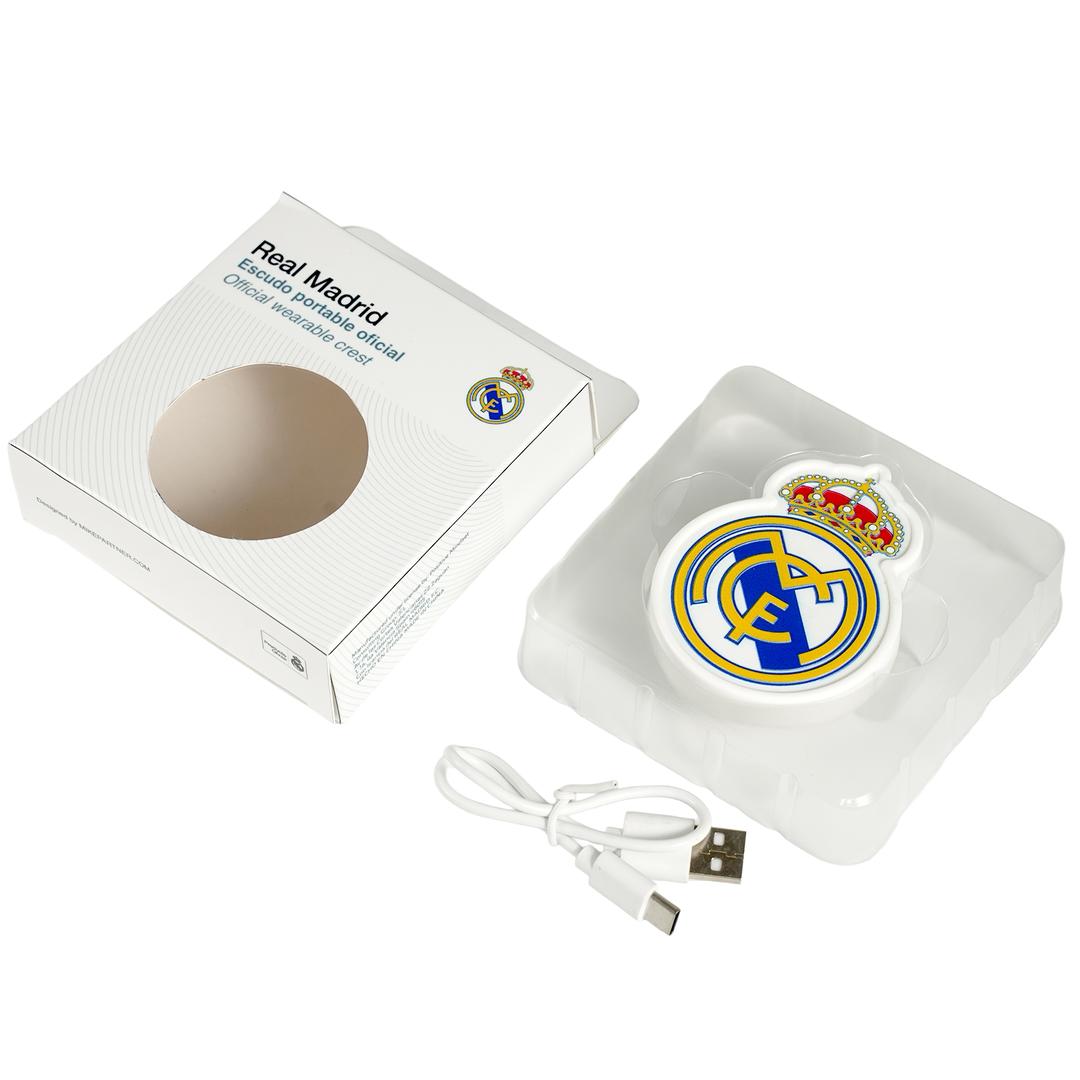 Contenido de la caja del escudo oficial iluminado del Real Madrid con cable USB-C incluido