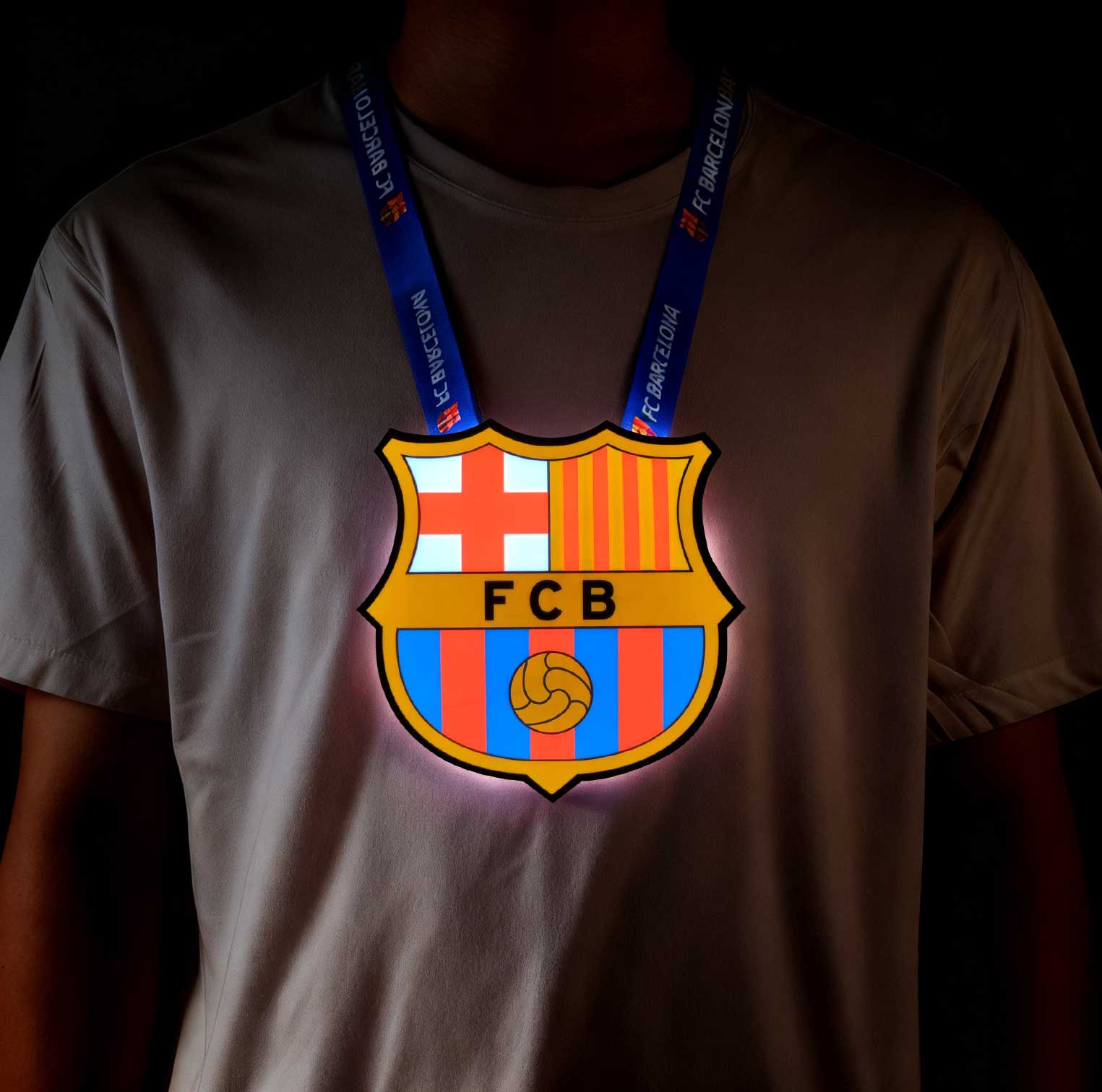Escudo luminoso para colgar al cuello - FC BARCELONA