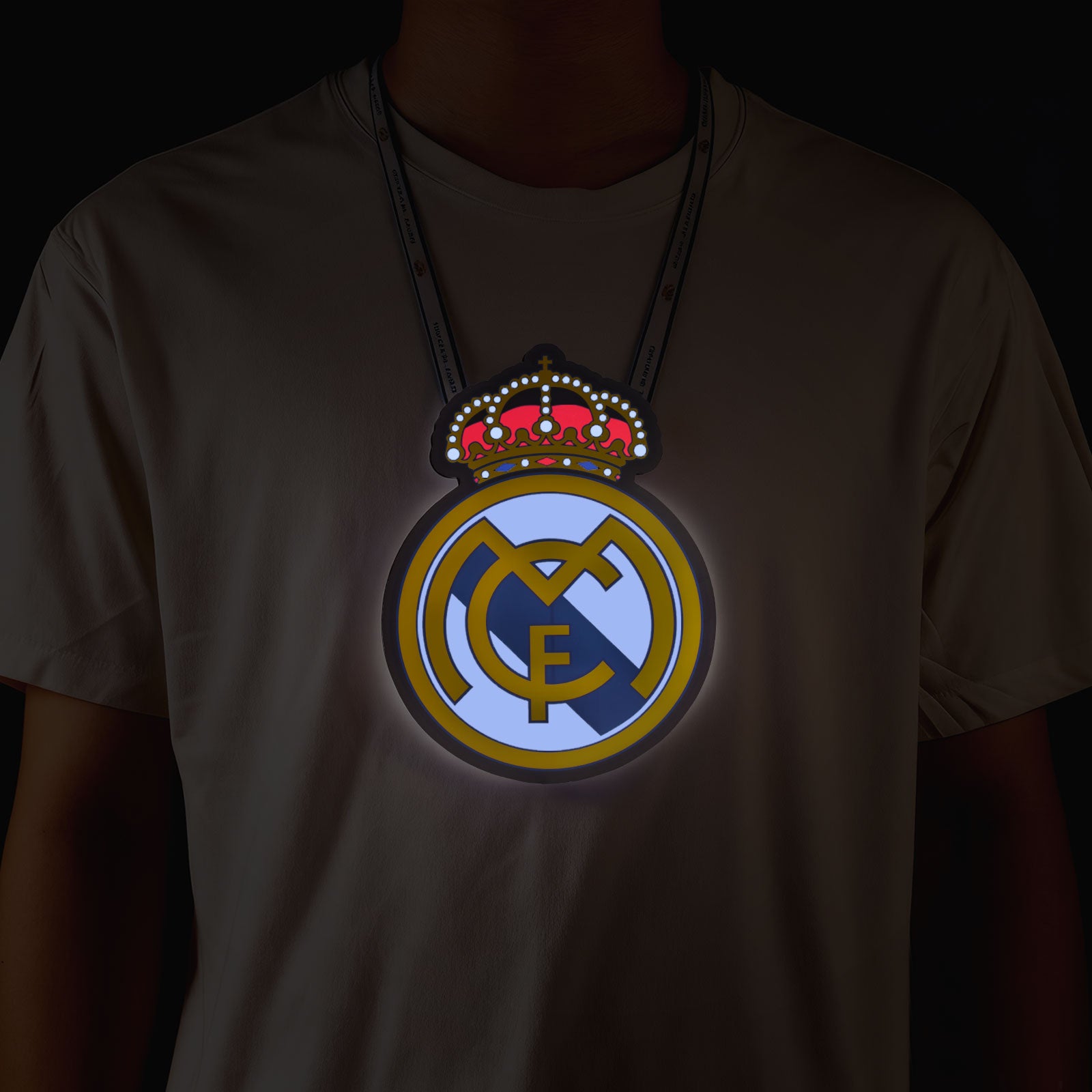 Escudo luminoso oficial para colgar al cuello - REAL MADRID