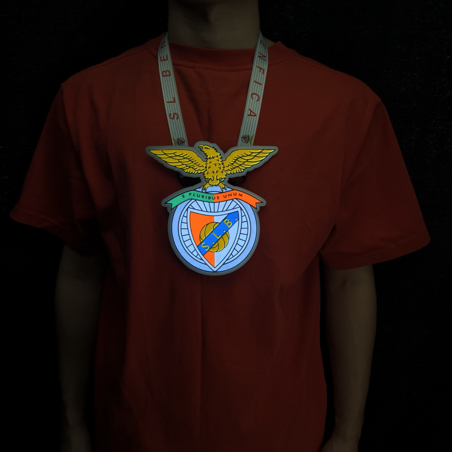 Escudo luminoso para colgar al cuello - SL BENFICA