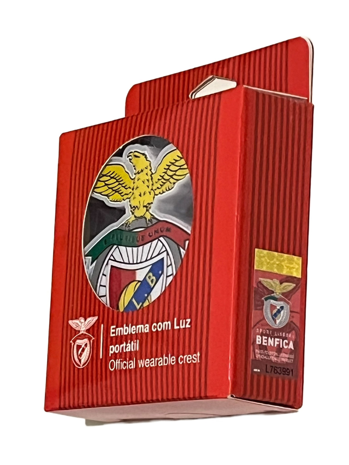 Embalagem oficial do escudo iluminado do SL Benfica. Pin recarregável oficial com LED e holograma de autenticidade